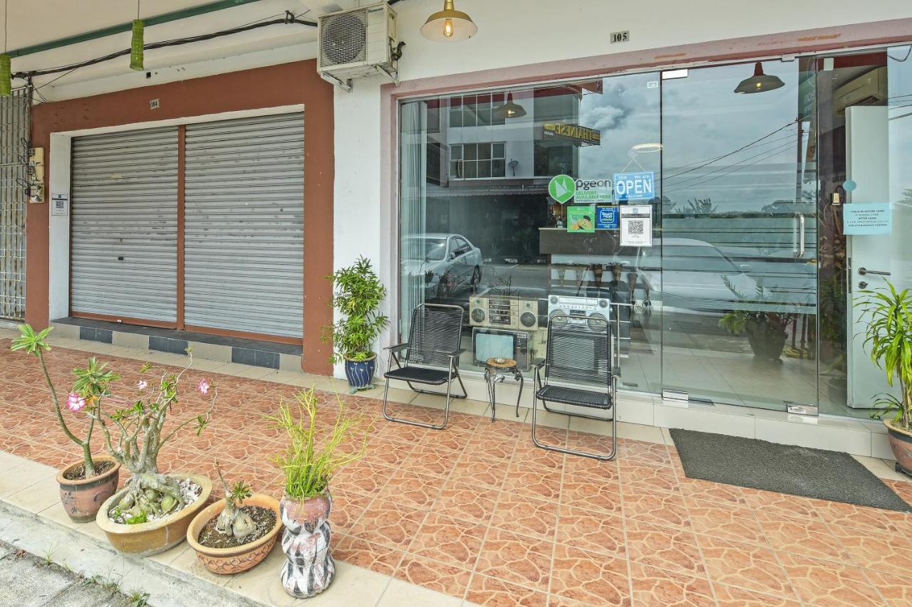Oyo 90644 M Three Hotel Sitiawan Esterno foto