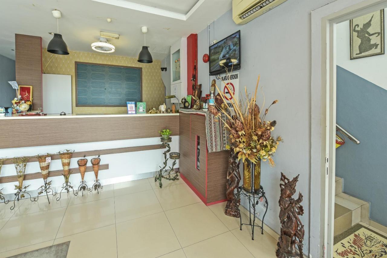 Oyo 90644 M Three Hotel Sitiawan Esterno foto