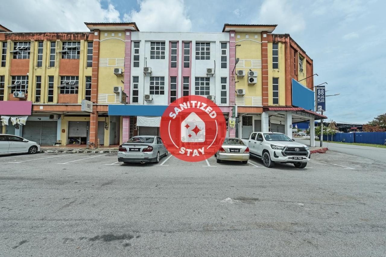 Oyo 90644 M Three Hotel Sitiawan Esterno foto