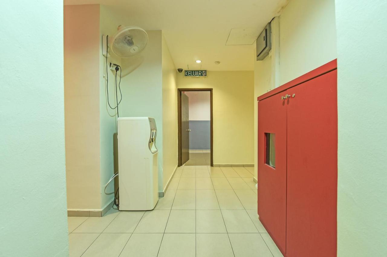 Oyo 90644 M Three Hotel Sitiawan Esterno foto